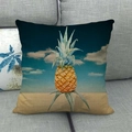 Federa in lino con stampa ananas e design spiaggia su un divano in tessuto grigio - Paesaggio di Spiaggia Ananas (Stile 6)
