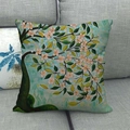 Fodera per cuscino in lino con stampa artistica di alberi della foresta e fiori rosa - Albero Floreale a Mano Libera Verde Chiaro (4)