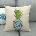 Federa in lino con patchwork di ananas artistico su un divano grigio - Arte Moderna Collage Ananas (Stile 15)
