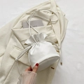 Minimalistische weiße Eimertasche aus PU-Leder mit Kordelzug und schmalem Schultergurt - Weiß