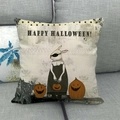 Détail de la housse de coussin en lin d'Halloween avec motif lapin et citrouille - Lapin Masqué et Citrouilles à Visage (11) / 45x45cm