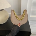 Bolso hobo beige con efecto piel de serpiente, asa de cadena dorada y estilo retro minimal - Caqui