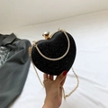 Elegante schwarze herzförmige Pailletten-Abendtasche mit Goldkette und Kristallverschluss - Schwarz