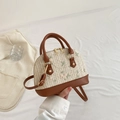 Borsa a conchiglia in paglia con ricamo floreale e finiture in pelle marrone estiva - Marrone