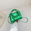 Sac à main vert vif métallisé motif crocodile avec bandoulière amovible et poignées - Vert