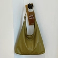 Bolso tote grande minimalista verde oliva en cuero sintético con correa de hombro ajustable - Verde