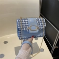 Borsa a tracolla in tweed blu con finiture in pelle e catena dorata dallo stile unico - Blu