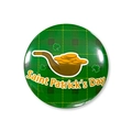 Macro d'un badge en fer-blanc de la Saint-Patrick avec trèfles et pièces d'or - Style Pipe Pièces d'Or (sptlk001-14)