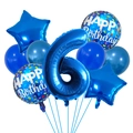 Gros plan du ballon chiffre 6 bleu avec étoiles et ballons ronds Happy Birthday - Combinaison de Ballons en Aluminium et Latex Chiffre Bleu (Style F)