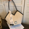 Borsa tote in paglia minimalista con finiture in pelle nera e tracolla decorativa in tessuto - Bianco e Nero