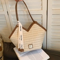 Borsa tote in paglia intrecciata beige con manici in pelle marrone e nastro decorativo - Bianco e Marrone