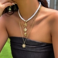 Boho πολύστρωμο κολιέ με χρυσό αστερία, κοχύλι και λευκές χάντρες από πολυμερή πηλό - Χρυσό Σετ Κολιέ σε Επίπεδα (4142)