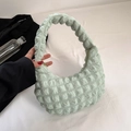 Bolso de hombro verde claro con textura de palomitas y diseño de burbujas - Verde