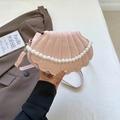 Borsa a mano rosa a forma di conchiglia con manico in perle e texture a pieghe elegante - Rosa