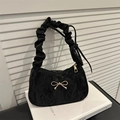 Schicke schwarze geraffte Halbmond-Tasche mit goldener Schleife und Rüschen-Schultergurt - Schwarz