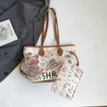 Graffiti Bär Print Bucket Bag Set in Beige mit passender Tasche und braunem Lederbesatz - Weiß