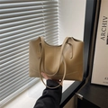 Borsa tote retrò kaki in pelle opaca con cuciture a contrasto e ampi spallacci - Cachi