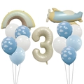 Dettaglio set di palloncini con numero 3 champagne, arcobaleno e aereo blu per feste - Numero 3 Set