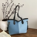Δίχρωμη τσάντα denim patchwork με μαύρα δερμάτινα λουράκια και χρυσά μεταλλικά στοιχεία - Γαλάζιο Patchwork (Στυλ 2)