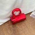 Mini sac cylindrique rouge miroir avec finition brillante et chaîne dorée - Rouge