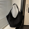 Schwarze große Hobo-Schultertasche in matter Optik mit minimalistischem Vintage-Stil - Schwarz