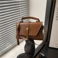 Retro braune PU-Leder Umhängetasche mit Griff oben und Vintage-Metallschnalle - Braun