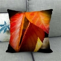 Détail de motif de feuille d'érable sur taie d'oreiller en lin avec texture de tissu - 45x45cm / Imprimé Grandes Feuilles Vif(9)