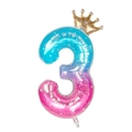 Détail du ballon chiffre 3 à dégradé bleu et rose avec couronne dorée et motifs étoiles - Ciel Étoilé Couronne Chiffre 3