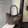Grand sac cabas rétro avec motif monogramme marron et fines anses pour le shopping quotidien - Marron