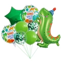 Dettaglio del set da 8 palloncini a tema dinosauro con t-rex e stelle in alluminio - Set Dinosauro Stella Verde