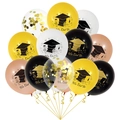 Détail de ballons de remise de diplôme avec texte We Did It et motifs de chapeau - Ensemble de couleurs mélangées