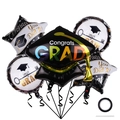 Dettaglio del set di 5 palloncini per laurea con stelle e forme tonde in nero e oro - Stile Tocco Accademico 1