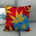 Artistiches Ölgemälde Herbstlaub Leinen Kissenbezug auf einem grauen Stoffsofa - Abstrakte Goldene Blätter Stil (2) / 45x45cm