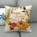 Dettaglio federa in lino con zucca ad acquerello e scritta 'Thankful Grateful Blessed' - Stile Zucca ad Acquerello Ringraziamento Benedetto (10)