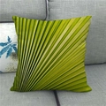 Gros plan d'une housse de coussin en lin avec motif de feuille de palmier vert - Feuilles de Palmier Rayonnantes (8) / 45x45cm(Housse uniquement)