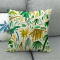 Gedetailleerde textuur van tropische monstera-print op ademende linnen kussensloop - Tropische groene bladeren op gebroken wit (1)