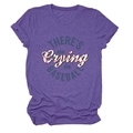 Detail eines lila melierten T-Shirts mit There's No Crying In Baseball Grafikaufdruck - Lila
