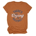Detail eines brennend orangefarbenen T-Shirts mit Baseball-Grafikdruck und Rollärmeln - Gebranntes Orange