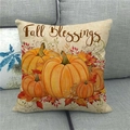 Fodera per cuscino in lino Fall Blessings con zucche e foglie d'acero su divano grigio - 45x45cm / Stile Zucche Arancioni Benedizioni Autunnali (12)