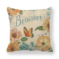 Leinenkissenbezug mit Vintage-Ölgemälde-Schmetterling, Blumen und Blossom-Text auf Weiß - Blossom Vintage Blumen Schmetterling (2) / 45x45 cm