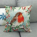 Housse de coussin en lin avec oiseau rouge-gorge à l'aquarelle sur canapé gris - Rouge-gorge sur Branche de Baies (1)