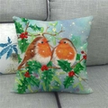 Housse de coussin de Noël en lin avec motif aquarelle de rouge-gorge et baies - Paire d'Oiseaux Vibrants sous les Baies (24)