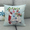 Housse de coussin de Noël avec patins à glace sur tissu en lin texturé naturel - Patins à Glace et Chaussette de Noël (29)
