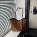 Vintage brown large capacity tote bag with wave edge design and metal charm pendant - Brown (With Charm)