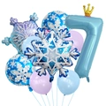 Detail van winterfeestset met sneeuwvlok folieballonnen en blauw cijfer 7 met een kroon - Frozen Nummer Zeven Set