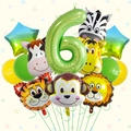 Dettaglio set 6° compleanno giungla con numero 6 verde e palloncini animali in foil - Stile Numero 6
