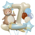 Detalle del set de globos mate con oso marrón, avión azul y formas de corazón color crema - Tema 7 Años (Kit Oso de Pastel Mágico 7)