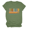 Gros plan sur l'imprimé vintage Teacher Love Inspire d'un t-shirt en coton vert foncé - Vert olive