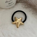 Minimalistische zwarte haarelastiek met gepolijste gouden ster op marmer - Pentagram Stijl (0029) / Goud