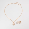 Elegante set in metallo martellato dorato con collana e orecchini in perle - Stile Perla Imitata (05594) / Oro